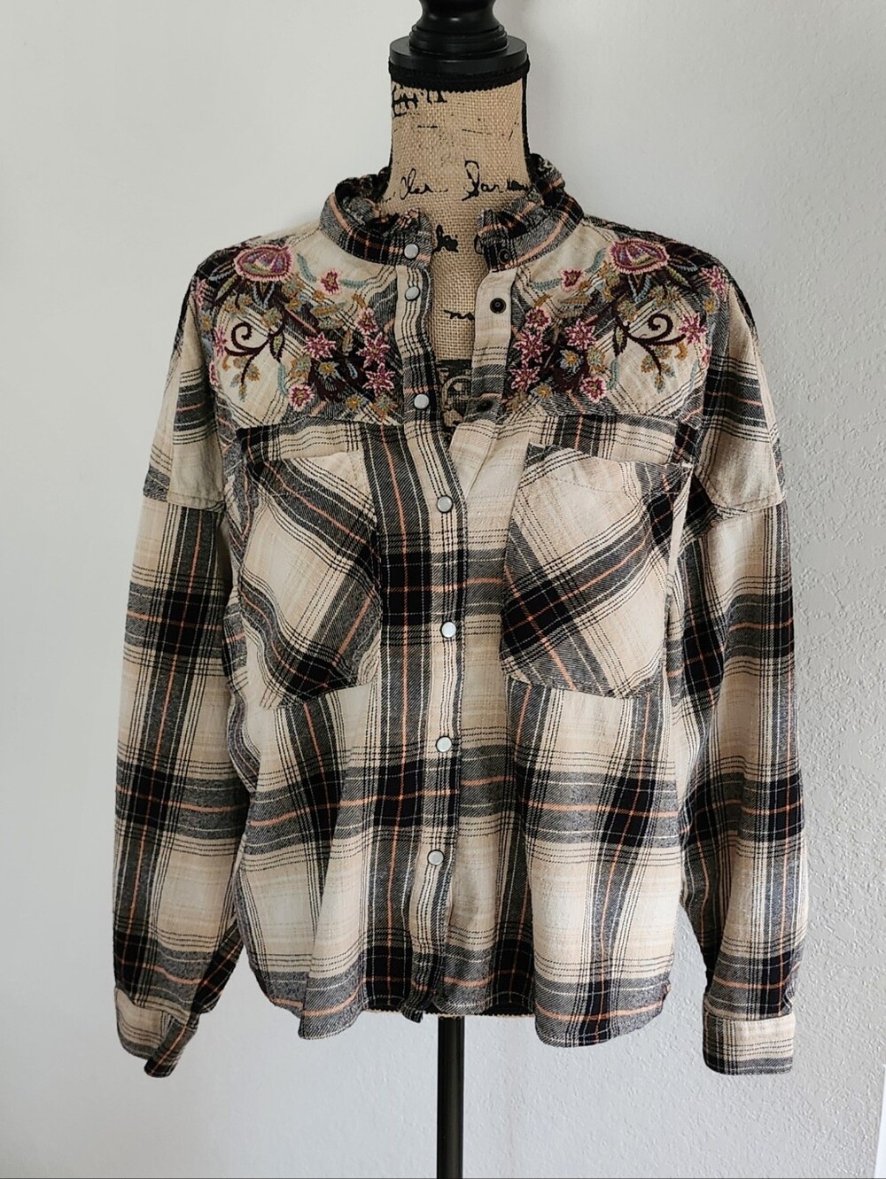 Sundance Embroidered Plaid Flannel Pearl Snap Button Down Top Sz L